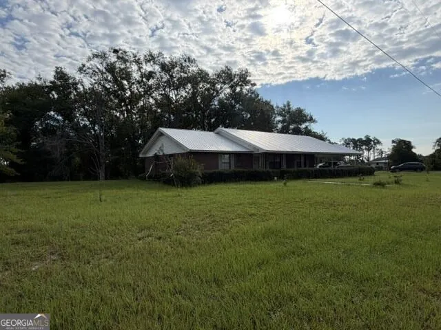 44 Hilltop DR Lumber City, GA 31549