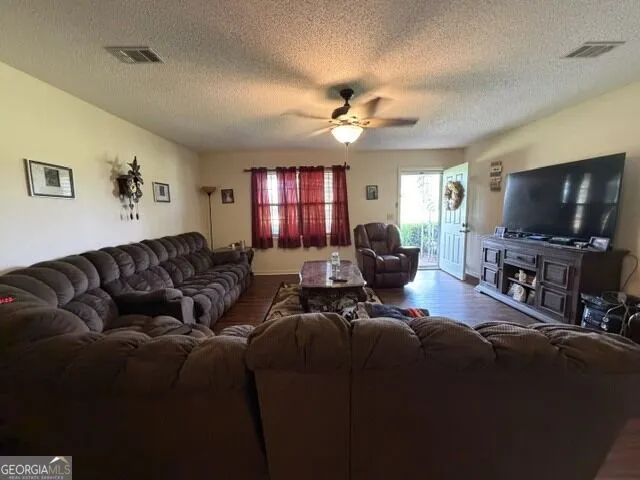 44 Hilltop DR Lumber City, GA 31549