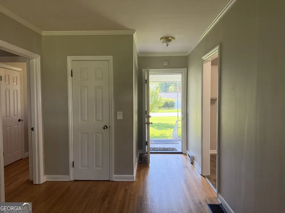 108 W Peter ST Cochran, GA 31014