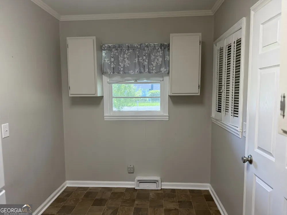 108 W Peter ST Cochran, GA 31014