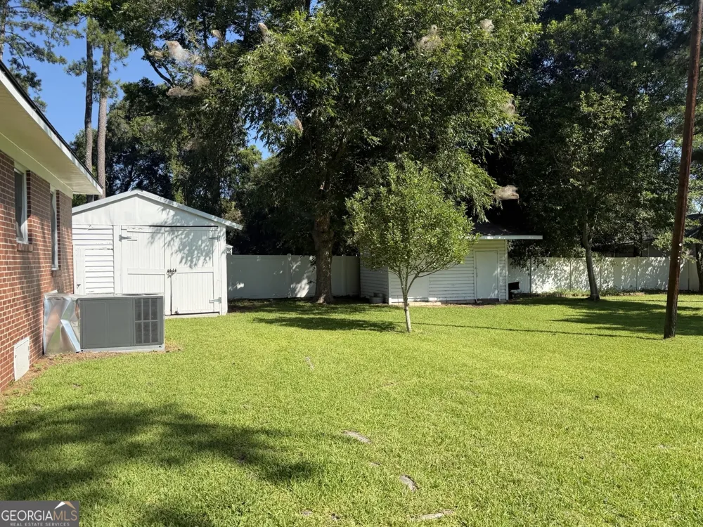 108 W Peter ST Cochran, GA 31014