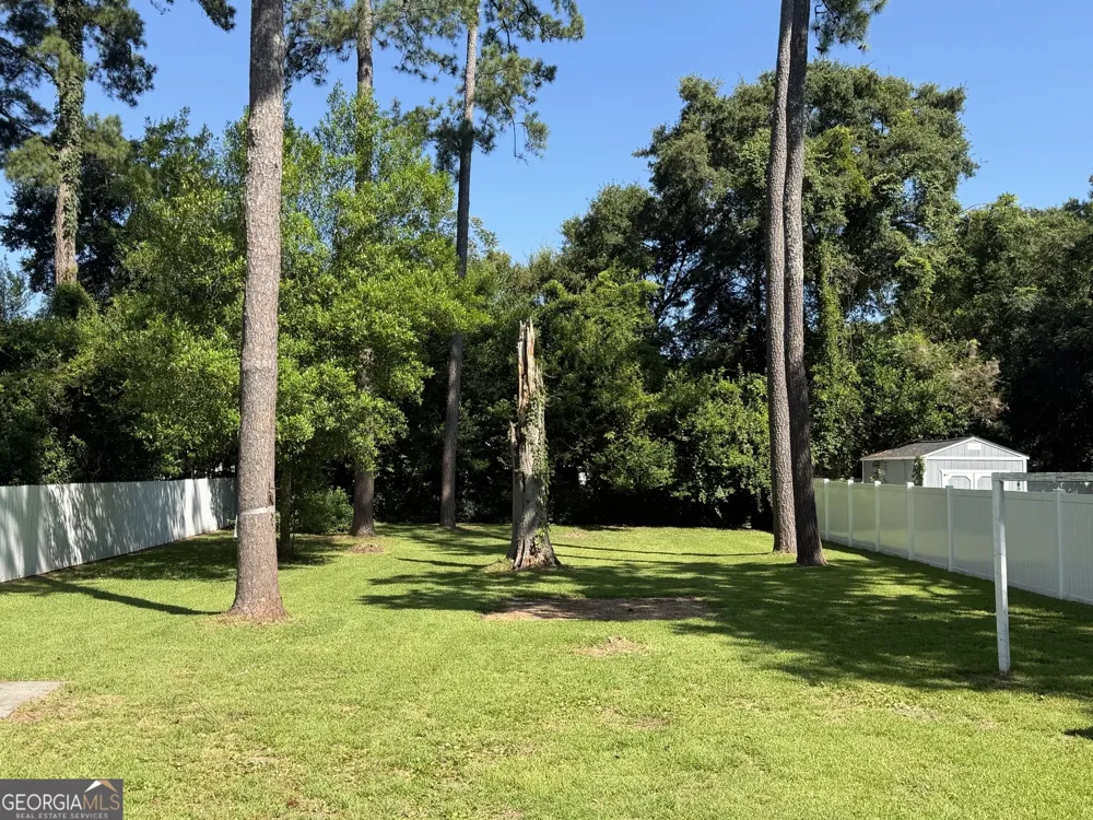 108 W Peter ST Cochran, GA 31014