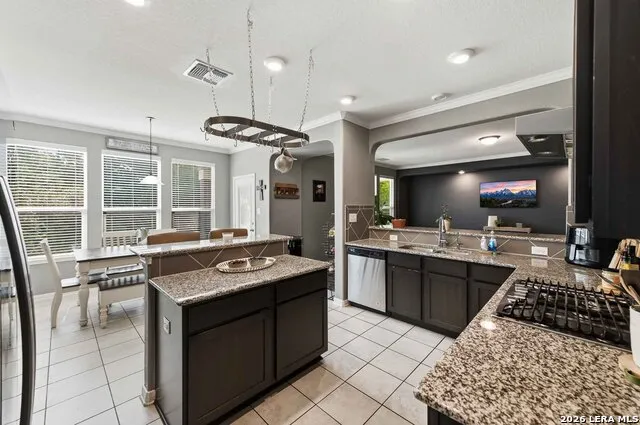 11330 HILL TOP BND Helotes, TX 78023