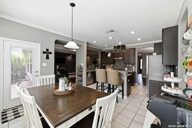 11330 HILL TOP BND Helotes, TX 78023