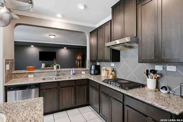 11330 HILL TOP BND Helotes, TX 78023