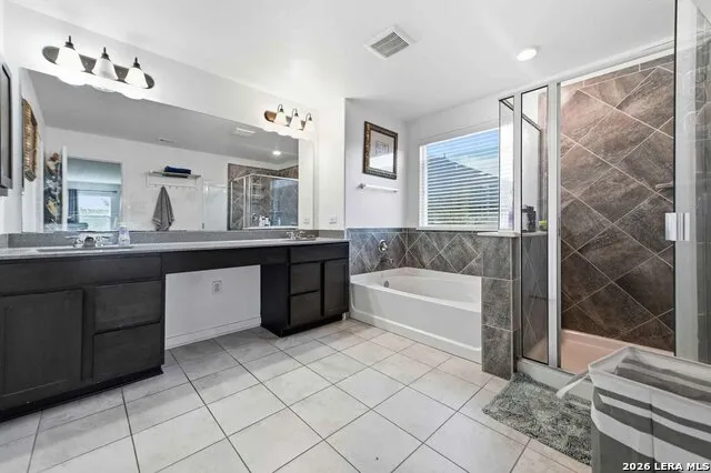 11330 HILL TOP BND Helotes, TX 78023