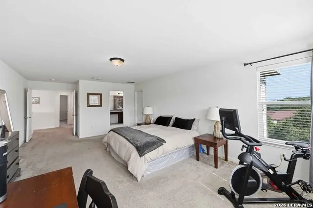 11330 HILL TOP BND Helotes, TX 78023