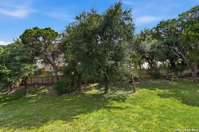 11330 HILL TOP BND Helotes, TX 78023