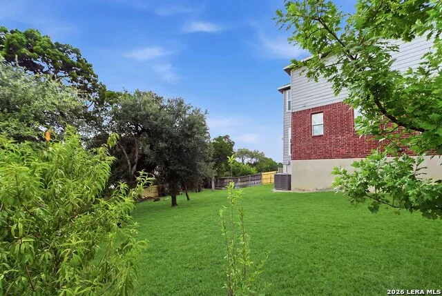 11330 HILL TOP BND Helotes, TX 78023