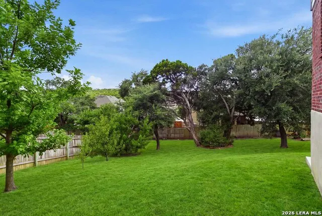 11330 HILL TOP BND Helotes, TX 78023