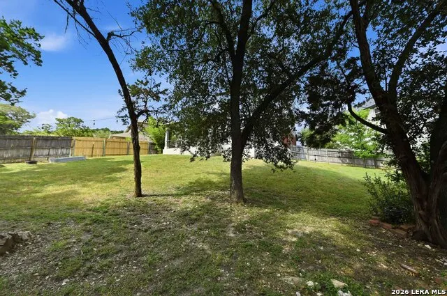 11330 HILL TOP BND Helotes, TX 78023