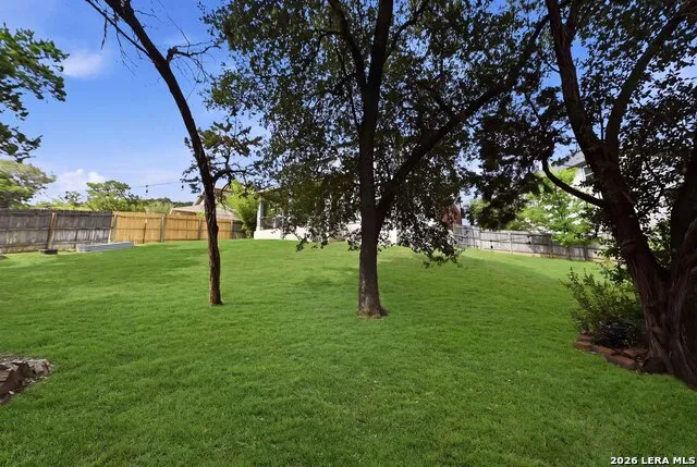 11330 HILL TOP BND Helotes, TX 78023