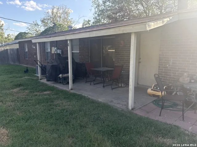 504 Low Meadow Pleasanton, TX 78064