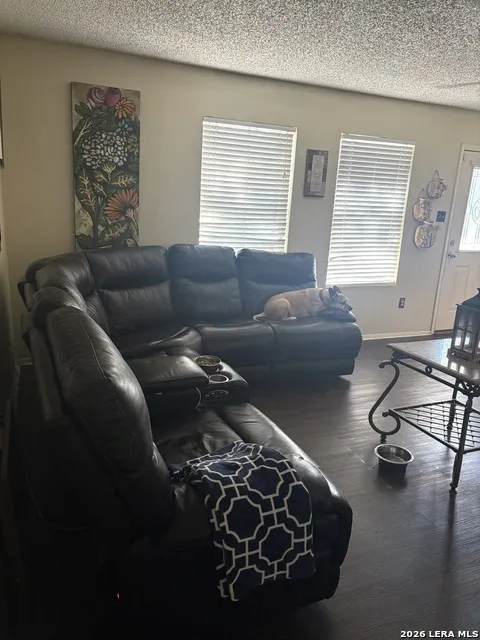 504 Low Meadow Pleasanton, TX 78064