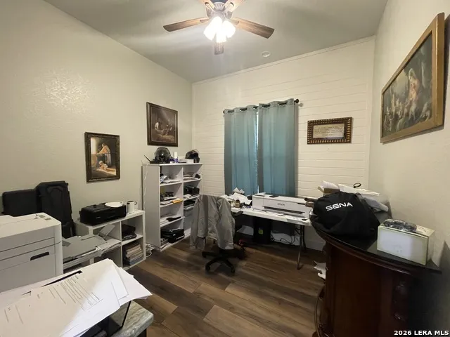 574 County Road 660 Devine, TX 78016