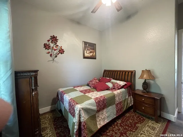 574 County Road 660 Devine, TX 78016