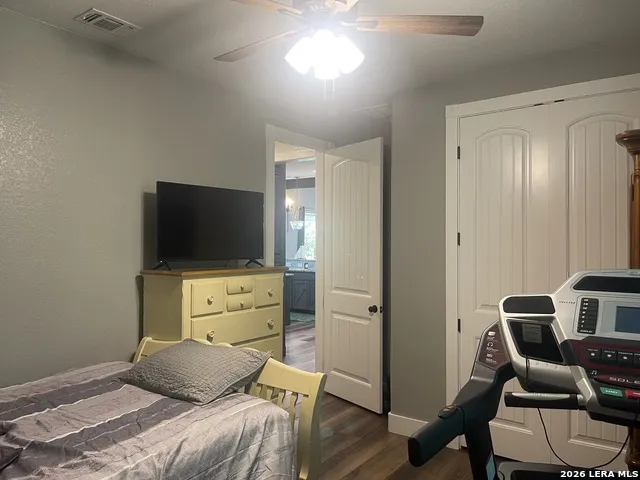 574 County Road 660 Devine, TX 78016