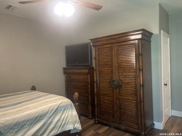 574 County Road 660 Devine, TX 78016
