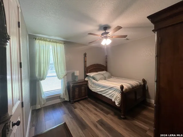 574 County Road 660 Devine, TX 78016
