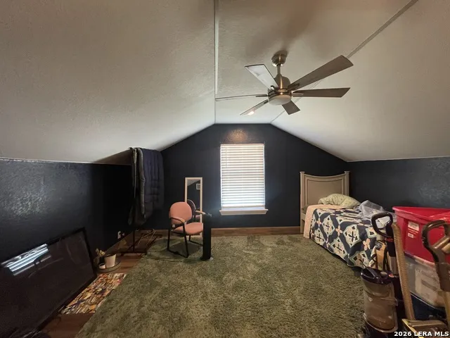 574 County Road 660 Devine, TX 78016