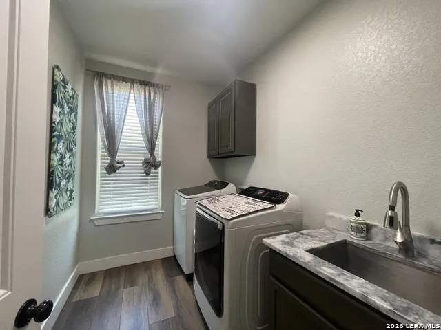 574 County Road 660 Devine, TX 78016