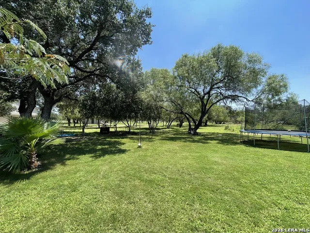 574 County Road 660 Devine, TX 78016