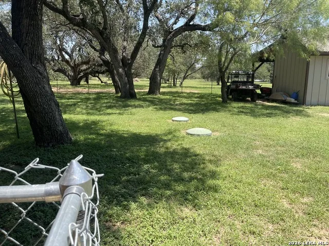 574 County Road 660 Devine, TX 78016