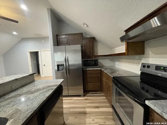 574 County Road 660 Devine, TX 78016