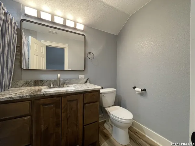 574 County Road 660 Devine, TX 78016