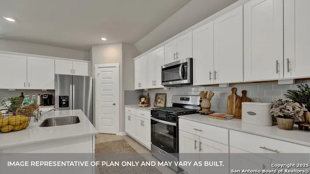 480 GWENN GLADE COVE Lockhart, TX 78644