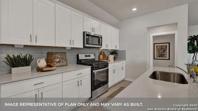 480 GWENN GLADE COVE Lockhart, TX 78644