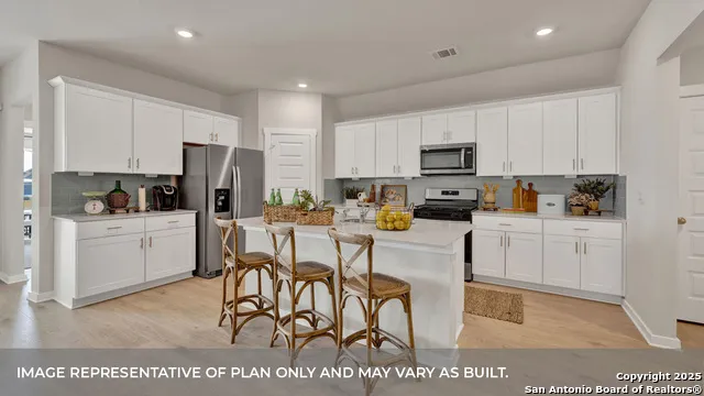 480 GWENN GLADE COVE Lockhart, TX 78644