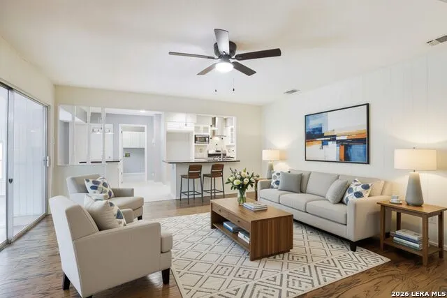 211 FORREST TRL Universal City, TX 78148