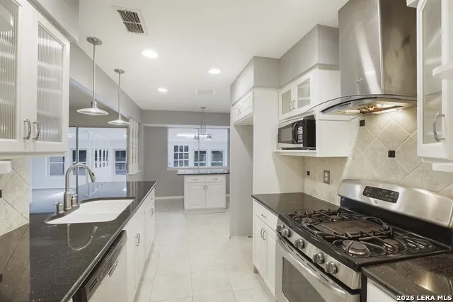 211 FORREST TRL Universal City, TX 78148