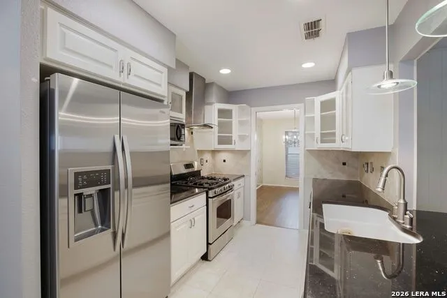 211 FORREST TRL Universal City, TX 78148