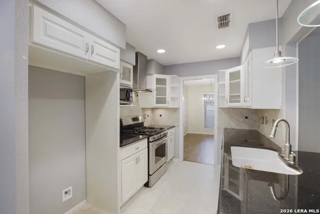 211 FORREST TRL Universal City, TX 78148