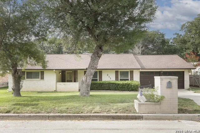 211 FORREST TRL Universal City, TX 78148