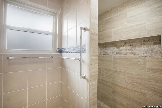 211 FORREST TRL Universal City, TX 78148