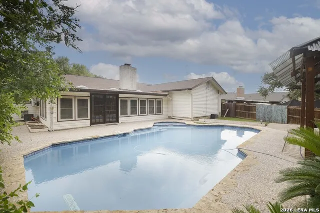 211 FORREST TRL Universal City, TX 78148