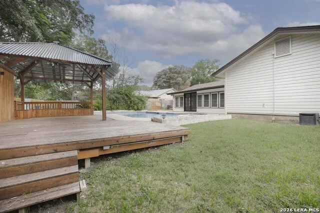 211 FORREST TRL Universal City, TX 78148