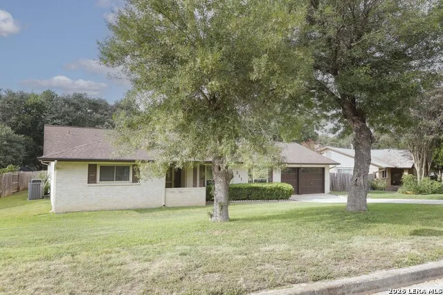 211 FORREST TRL Universal City, TX 78148