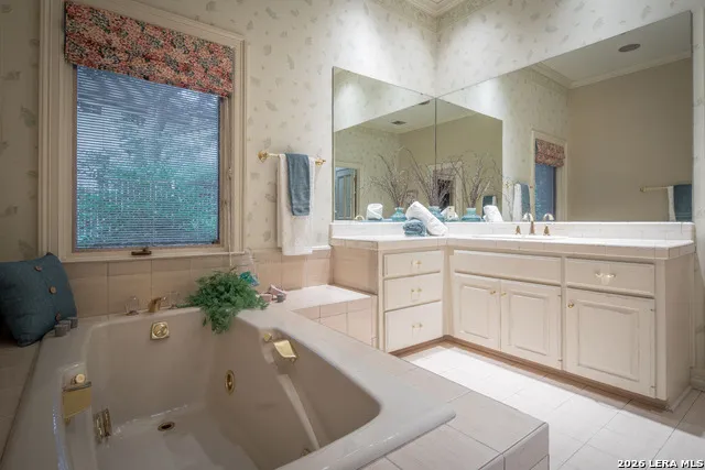 21759 Forest Waters Garden Ridge, TX 78266
