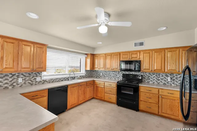 1210 Skyline Canyon Lake, TX 78133