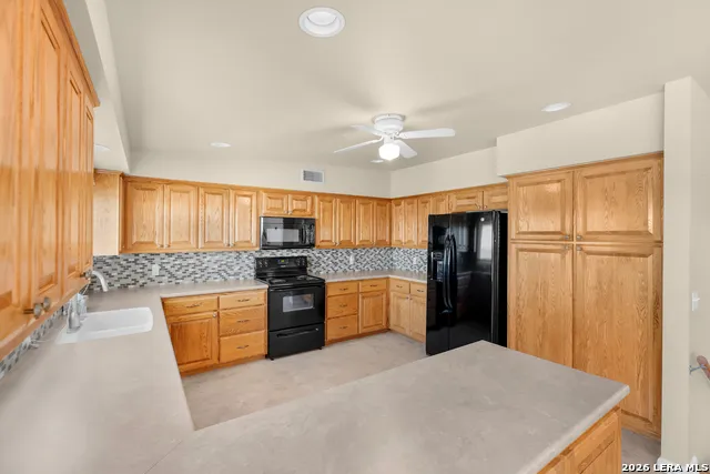 1210 Skyline Canyon Lake, TX 78133