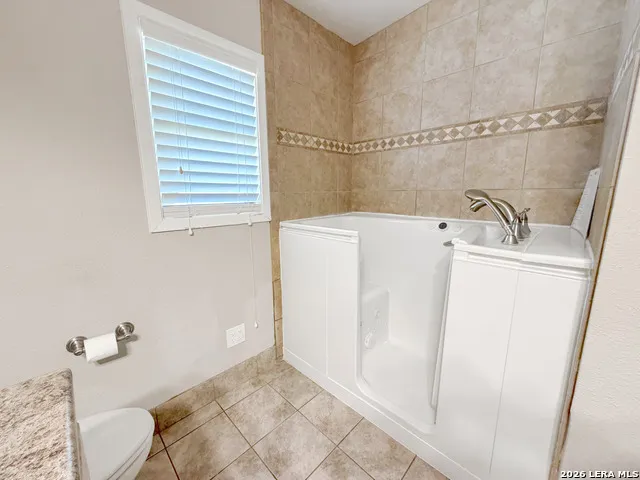 1210 Skyline Canyon Lake, TX 78133