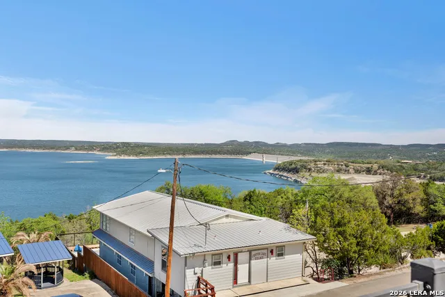 1210 Skyline Canyon Lake, TX 78133