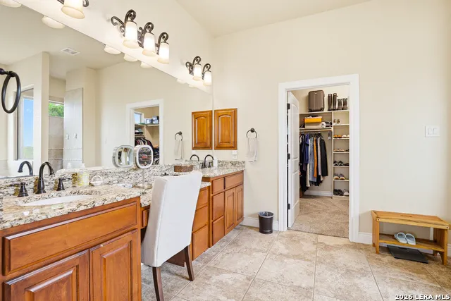 15820 Fm 539 La Vernia, TX 78121