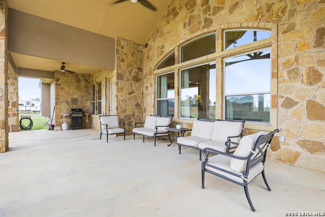15820 Fm 539 La Vernia, TX 78121