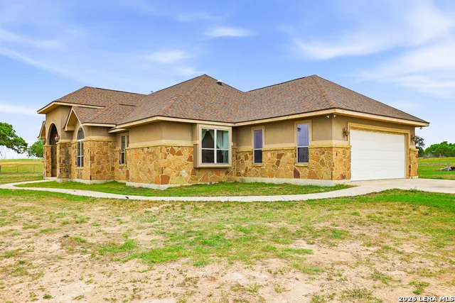15820 Fm 539 La Vernia, TX 78121
