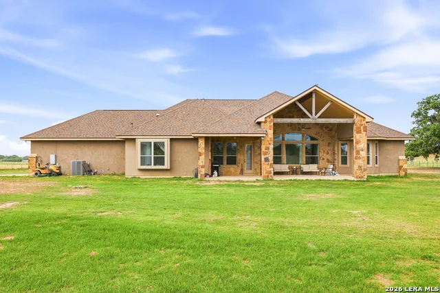 15820 Fm 539 La Vernia, TX 78121